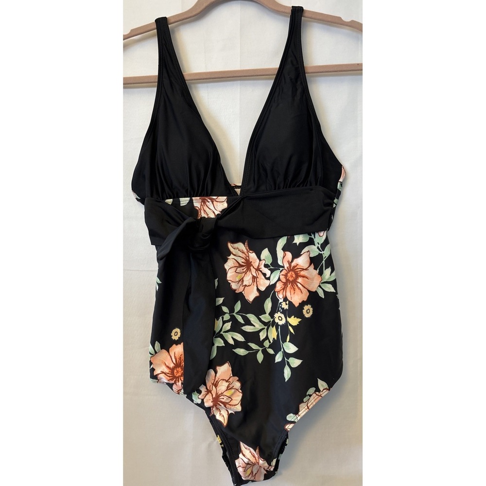 Woman's Black Floral One-piece Swimsuit Adjustable Straps M NWOT